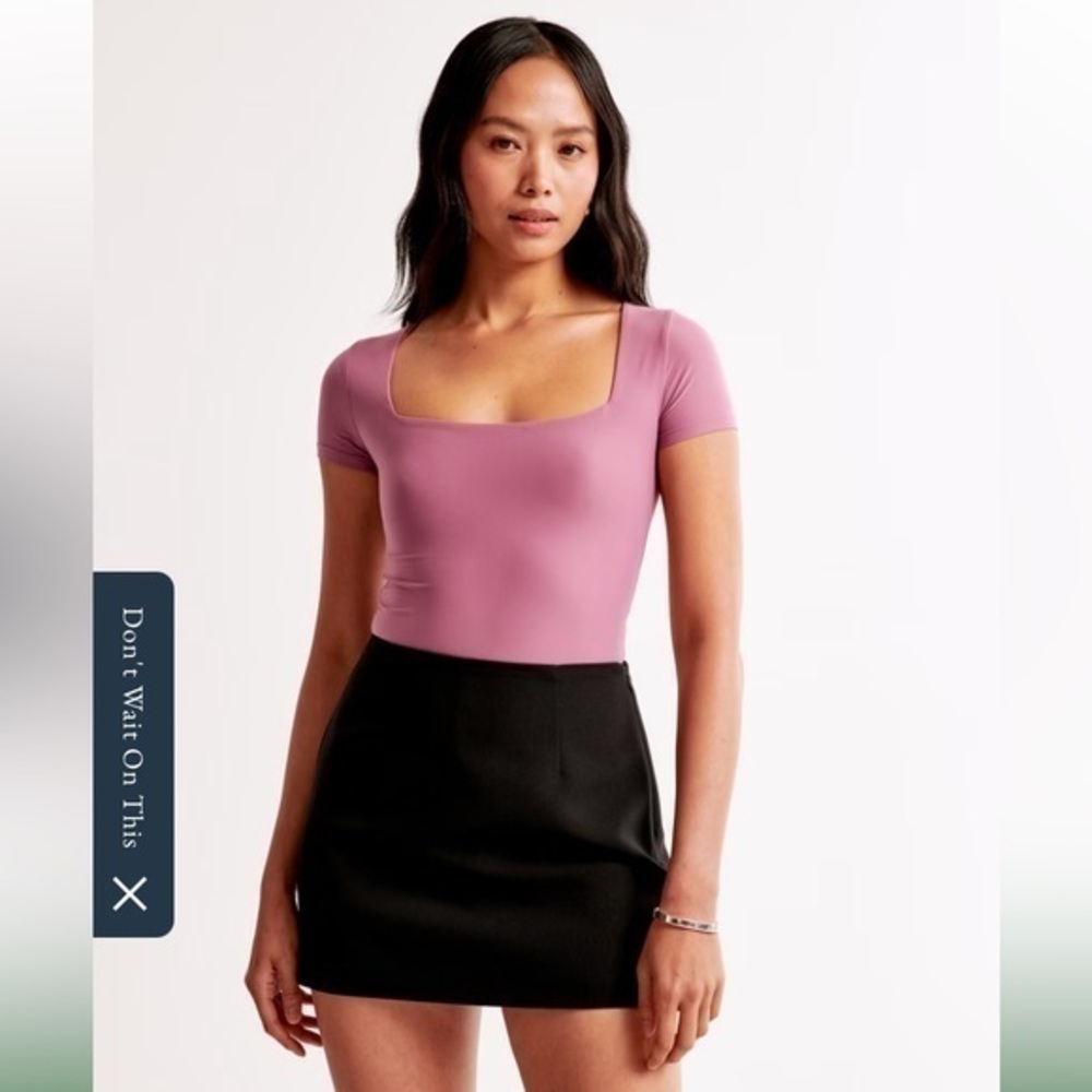 Abercrombie and Fitch Soft Matte Seamless Short-Sleeve Squareneck Bodysuit - Picture 1 of 7